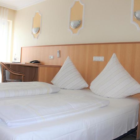 Hotel America Ramstein-Miesenbach Δωμάτιο φωτογραφία